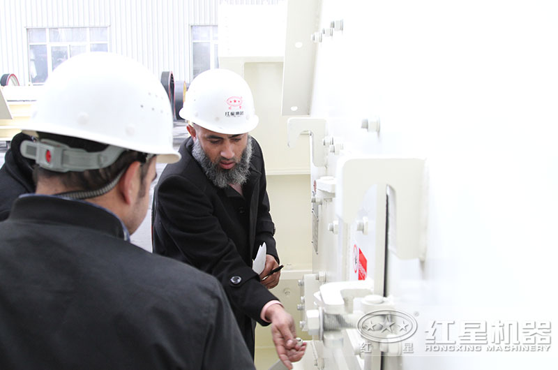 大型碎石機(jī)型號(hào)及生產(chǎn)能力 大型碎石機(jī)型號(hào)及生產(chǎn)能力