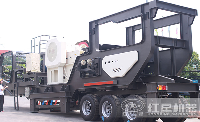 沙石料移動式破碎機 沙石料移動式破碎機