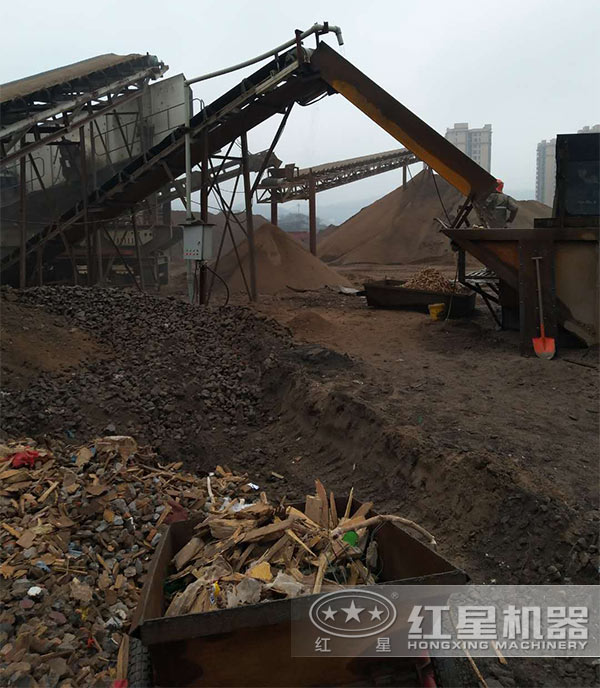 建筑垃圾處理現(xiàn)場(chǎng) 建筑垃圾處理現(xiàn)場(chǎng)