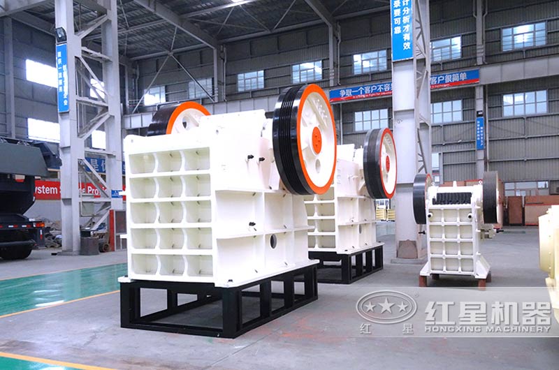 鄂式破碎機，石英砂粗碎更可靠