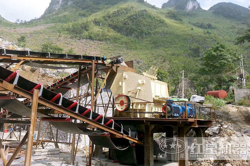 煤矸石粉碎機生產現場 煤矸石粉碎機生產現場