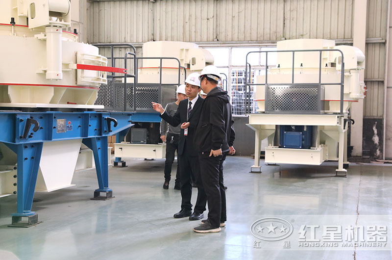 客戶來廠參觀、考察1145制砂機(jī) 客戶來廠參觀、考察1145制砂機(jī)