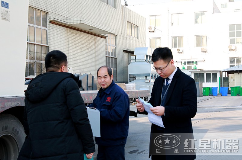 客戶來廠區考察設備 客戶來廠區考察設備