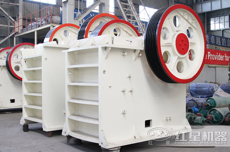 一天1000方大型破石機(jī)圖片