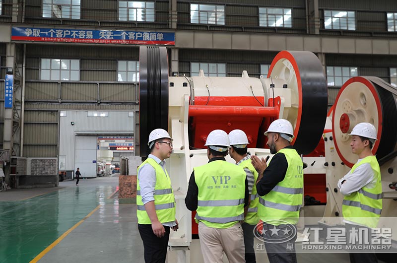 客戶到設(shè)備制造車間實(shí)地考察
