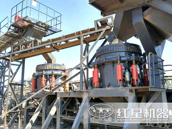 液壓圓錐石料破碎機生產現場 液壓圓錐石料破碎機生產現場